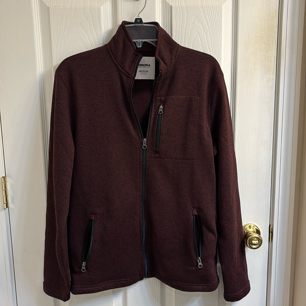 Men’s Sonoma zip up fleece sweater. Size medium. Dark heather maroon. EUC